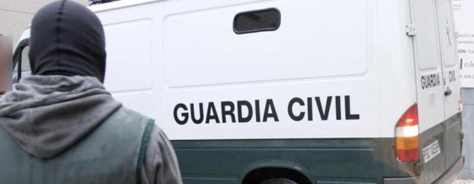 Doi români au furat 7500 de euro dintr-o brutărie în Pontevedra