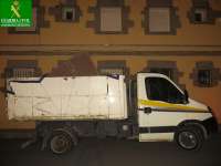 Doi români au furat un camion plin cu materiale de construcții
