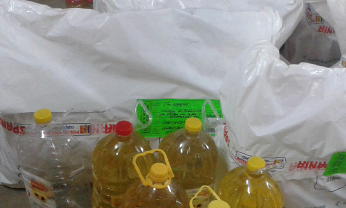 Campania „Din suflet pentru România” continuă! 200 de litri de ulei au ajuns la un centru de bătrâni