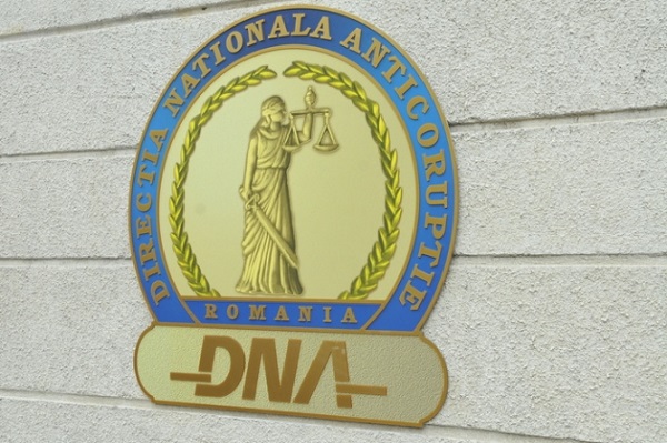 Procurorii DNA se interesează de contractele lui Sebastian Ghiță cu MAE