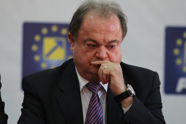 Vasile Blaga A DEMISIONAT din funcţia de co-preşedinte al PNL