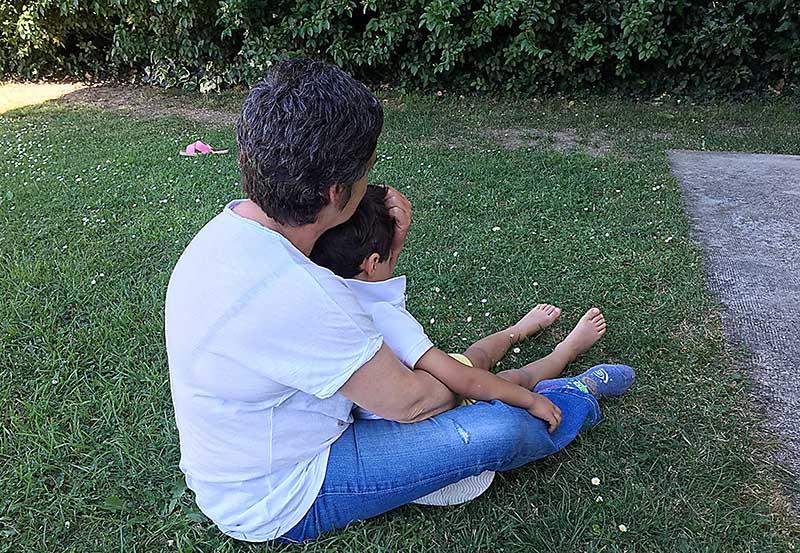 Drama copiilor abandonați în Diaspora. O familie de spanioli e dispusă să meargă „până la final” pentru o fetiță română de doi ani