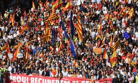 Corespondență specială din Barcelona. Sute de mii de spanioli și catalani, la o manifestație pentru integritatea Spaniei