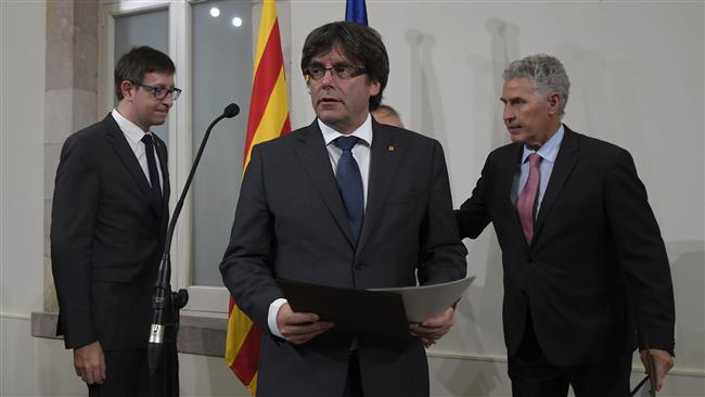 Spania. Liderul catalan, Carles Puigdemont își amână pentru marți discursul în plenul parlamentului regional